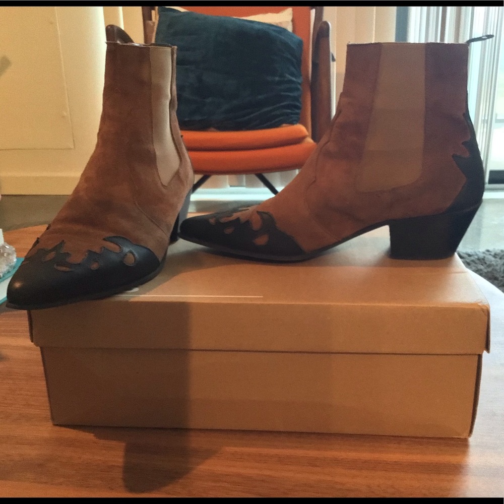 ASOS DESIGN cuban heel western chelsea boot